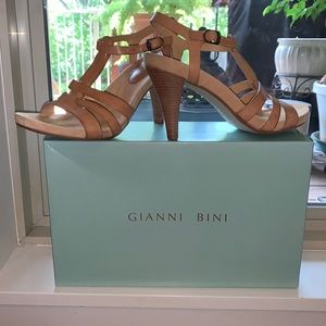 Gianni Bini leather heels